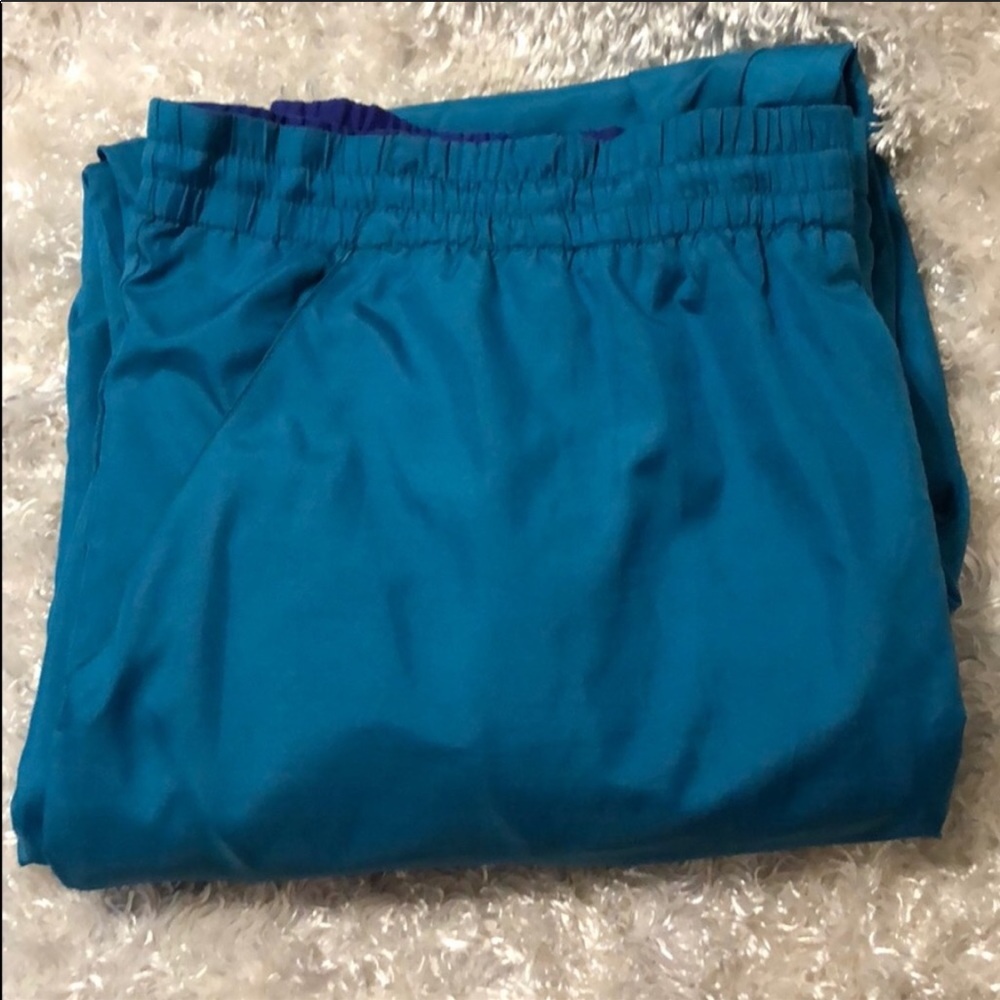 Women’s Lightweight Lined Nylon-Type Pants